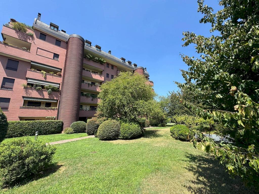 Giardino - Quadrilocale via Giacomo Medici, 14, Monza (zona Triante) - foto 1