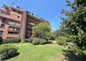 Giardino - Quadrilocale via Giacomo Medici, 14, Monza (zona Triante) - foto 1