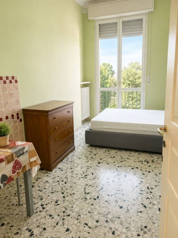 Camera da letto - Trilocale via Caraglio, Cuneo (zona Centro) - foto 1