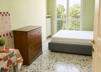 Camera da letto - Trilocale via Caraglio, Cuneo (zona Centro) - foto 1