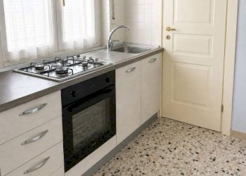 Cucina - Trilocale via Caraglio, Cuneo (zona Centro) - foto 3