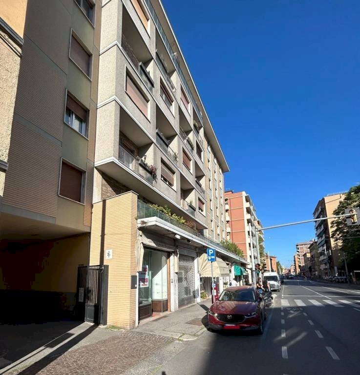 Facciata - Negozio via Augusto Murri, 49/l, Bologna (zona Murri) - foto 1