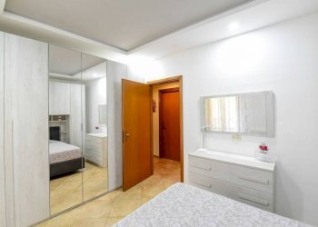Camera da letto - Trilocale via Alcide De Gasperi, 7, Asso - foto 15