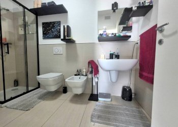 Bagno - Bilocale corso Alcide De Gasperi, 45, Cuneo (zona Donatello) - foto 18