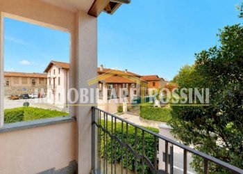Balcone - Villa a Schiera via Costituzione, 8a, Buguggiate - foto 21