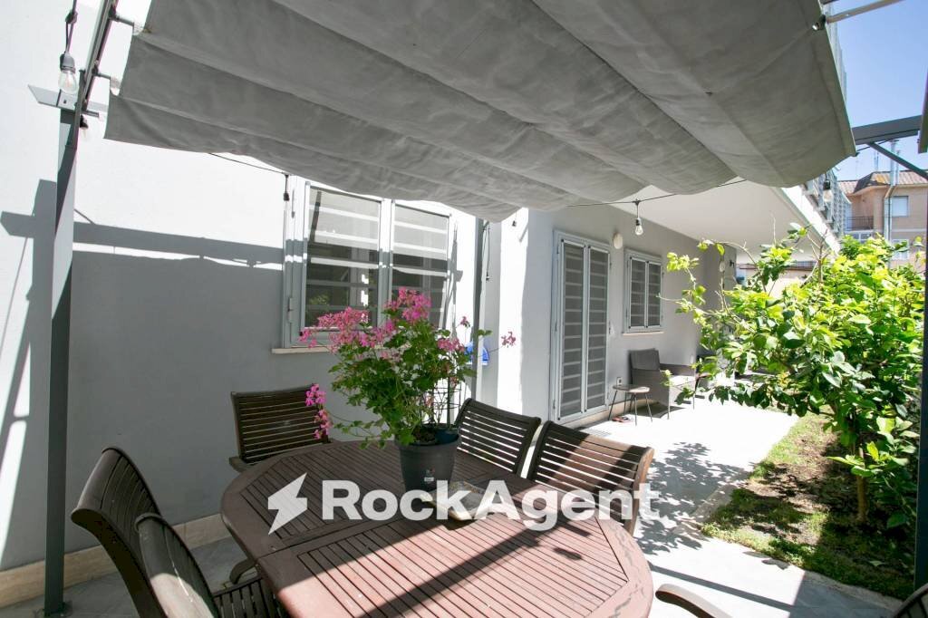 Terrazzo - Trilocale via Ildebrando della Giovanna, 81, Roma (zona Massimina) - foto 2