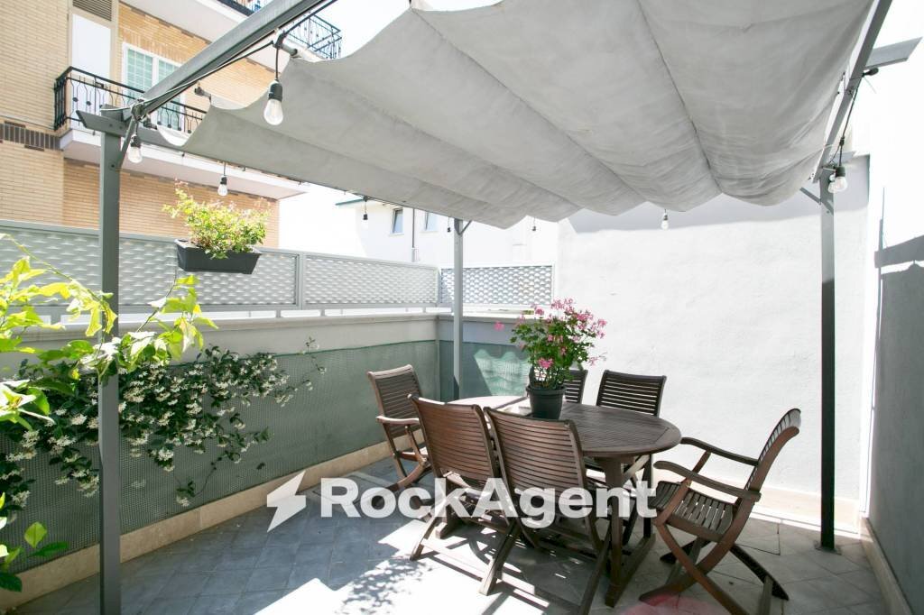 Terrazzo - Trilocale via Ildebrando della Giovanna, 81, Roma (zona Massimina) - foto 3