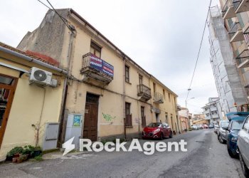 Zona - Stabile - Palazzo via Francesco Paglia, 44, Catanzaro - foto 1
