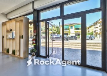 Interno non residenziale - Negozio via del Triumvirato, 89/A, Bologna (zona Borgo Panigale) - foto 5