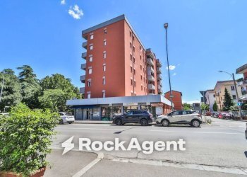 Zona - Negozio via del Triumvirato, 89/A, Bologna (zona Borgo Panigale) - foto 10