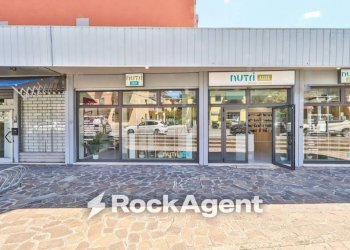 Facciata - Negozio via del Triumvirato, 89/A, Bologna (zona Borgo Panigale) - foto 15