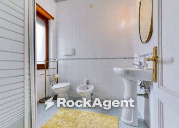 Bagno - Appartamento via Tito Livio, 9, Napoli (zona Posillipo) - foto 11