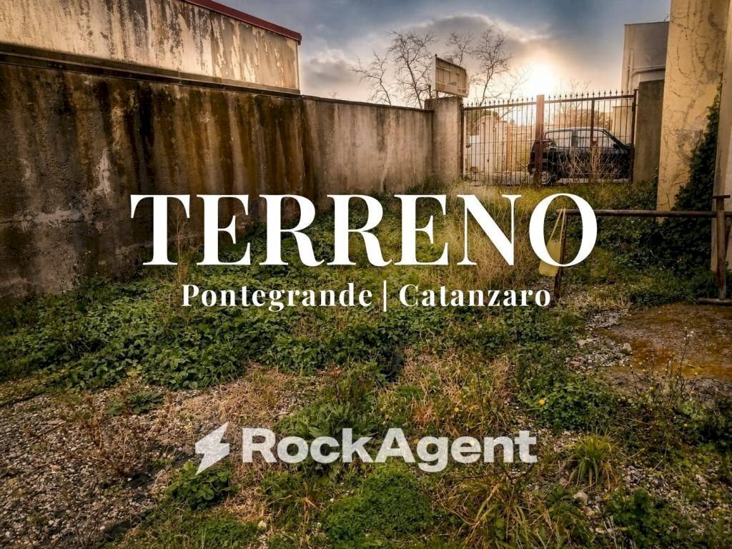 Cortile interno - Terreno agricolo via Ettore Vitale, Catanzaro - foto 1