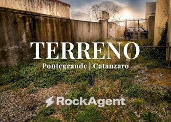 Cortile interno - Terreno agricolo via Ettore Vitale, Catanzaro - foto 1