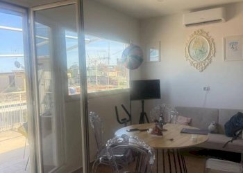 Veranda - Bilocale corso Marianella, 104, Napoli (zona Piscinola) - foto 5