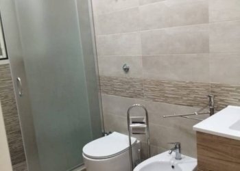 Bagno - Bilocale corso Marianella, 104, Napoli (zona Piscinola) - foto 9