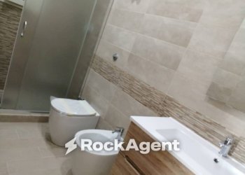 Bagno - Bilocale corso Marianella, 104, Napoli (zona Piscinola) - foto 10