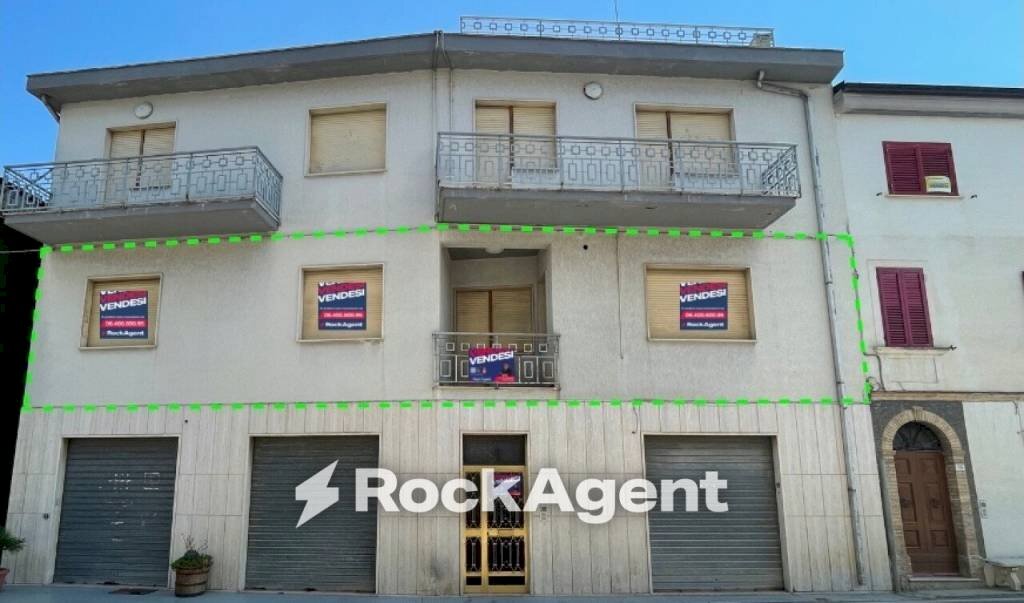 Facciata - Quadrilocale viale Piceno Aprutino, 120, Civitella del Tronto - foto 2
