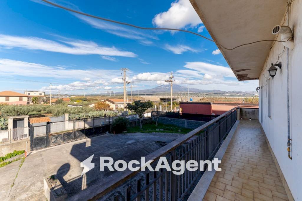 Balcone - Four-room apartment via Pantelleria, 20, Belpasso - photo 2