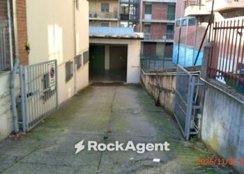 Cortile interno - Box viale Montello, 13, Mantova - foto 1