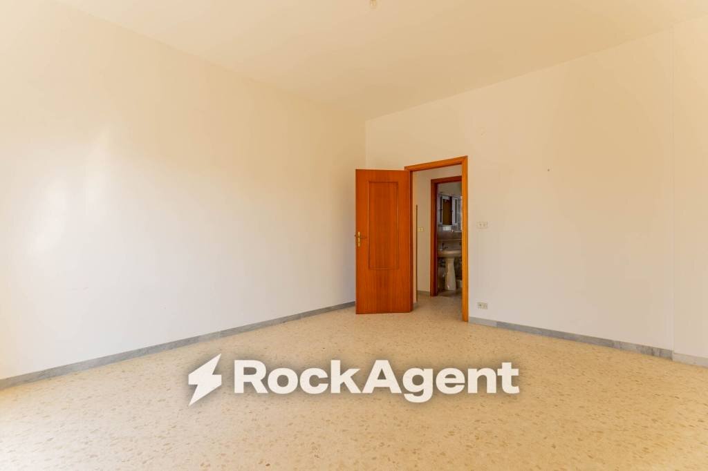 Camera da letto - Three-room apartment via Caprera, 14, Bitonto - photo 2