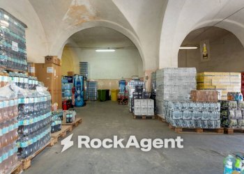 Magazzino - Magazzino piazza Maravigna, 9, Catania - foto 16