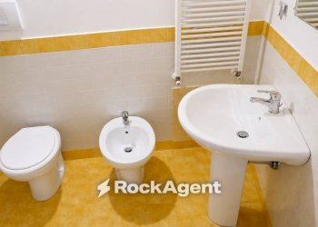 Bagno - One-room apartment via dei Cassari, 40, Palermo (neighborhood Centro Storico) - photo 5