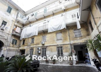 Cortile interno - Appartamento vico San Maria Ad Agnone, 18, Napoli - foto 2
