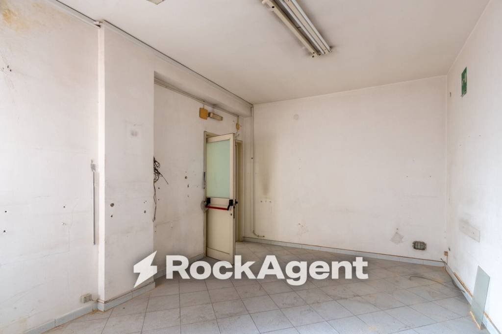 Magazzino - Appartamento via Tommaso Giovanni Blanch, 21, Napoli - foto 3
