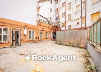 Cortile interno - Appartamento via Tommaso Giovanni Blanch, 21, Napoli - foto 30