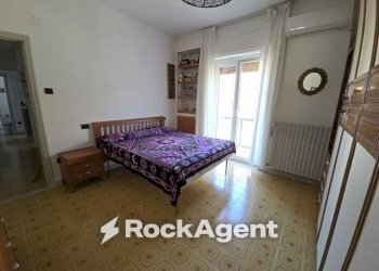 Camera da letto - Trilocale via Antonio Gramsci, 40, Catanzaro - foto 5