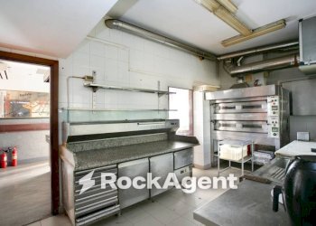 Interno non residenziale - Negozio piazza Gaspare Ambrosini, 47, Roma (zona Torraccia) - foto 4