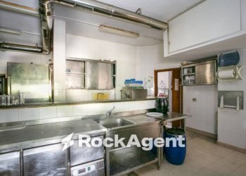 Interno non residenziale - Negozio piazza Gaspare Ambrosini, 47, Roma (zona Torraccia) - foto 5