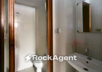Bagno - Negozio piazza Gaspare Ambrosini, 47, Roma (zona Torraccia) - foto 10