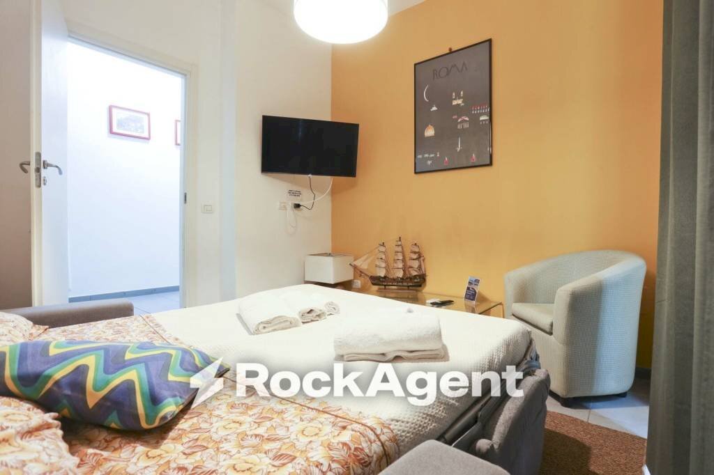 Camera da letto - Four-room apartment vico San Maria Ad Agnone, 18, Napoli - photo 3