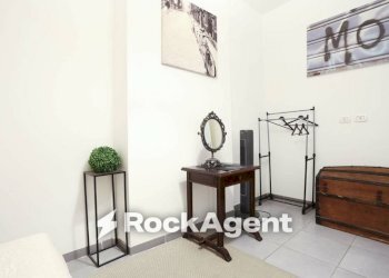 Camera da letto - Quadrilocale vico San Maria Ad Agnone, 18, Napoli - foto 12