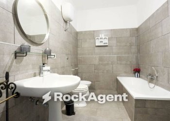 Bagno - Quadrilocale vico San Maria Ad Agnone, 18, Napoli - foto 17
