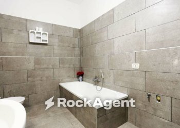 Bagno - Quadrilocale vico San Maria Ad Agnone, 18, Napoli - foto 23