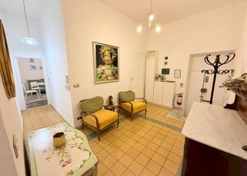 Salone - Three-room apartment via di Sant'Ignazio, 9, Roma (neighborhood Centro Storico) - photo 12