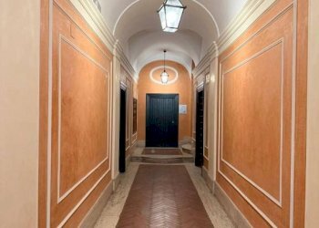 Interno palazzo - Three-room apartment via di Sant'Ignazio, 9, Roma (neighborhood Centro Storico) - photo 29