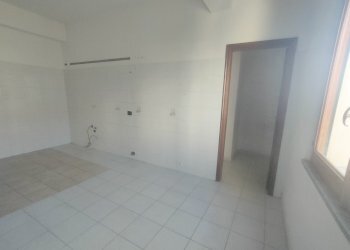 IMG20260902174838 - Trilocale Via Sbarre Superiore Diramazione Lombardo 69, Reggio di Calabria - foto 8