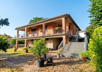 Gemini_Generated_Image_xhkng9xhkng9xhkn - Villa Via Giosuè Carducci 15, Guardea - photo 1