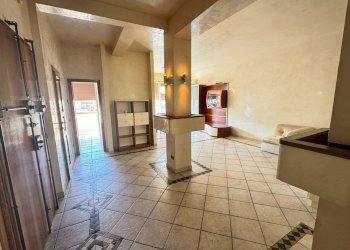 U56U56 - Four-room apartment Via Roma 125, Prato - photo 2