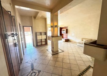 PHOTO-2026-09-01-17-07-19 - Four-room apartment Via Roma 125, Prato - photo 3