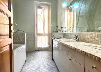 56U56U - Four-room apartment Via Roma 125, Prato - photo 12