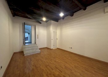 11.JPG - Appartamento Via Toledo 317, Napoli (zona Quartieri Spagnoli) - foto 5