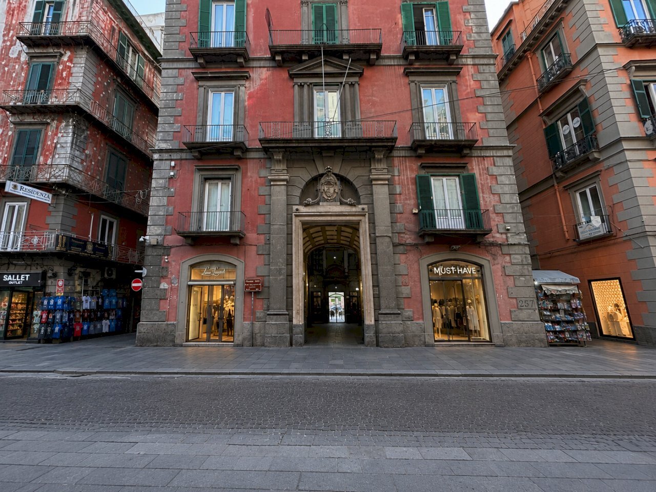 IMG_9188.png - Appartamento Via Toledo 317, Napoli (zona Quartieri Spagnoli) - foto 1
