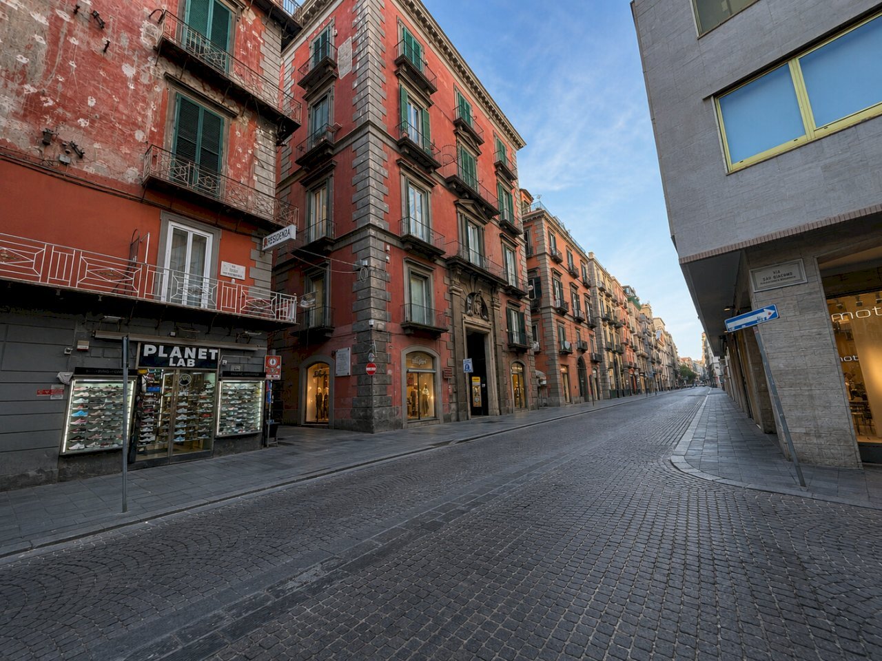 IMG_9172.png - Appartamento Via Toledo 317, Napoli (zona Quartieri Spagnoli) - foto 2