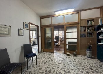 13.JPG - Office via Carriera Grande 32, Napoli (neighborhood Centro Storico) - photo 11