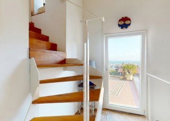 0.8.jpg - Four-room apartment Via Filomarino 129, Monte di Procida - photo 8